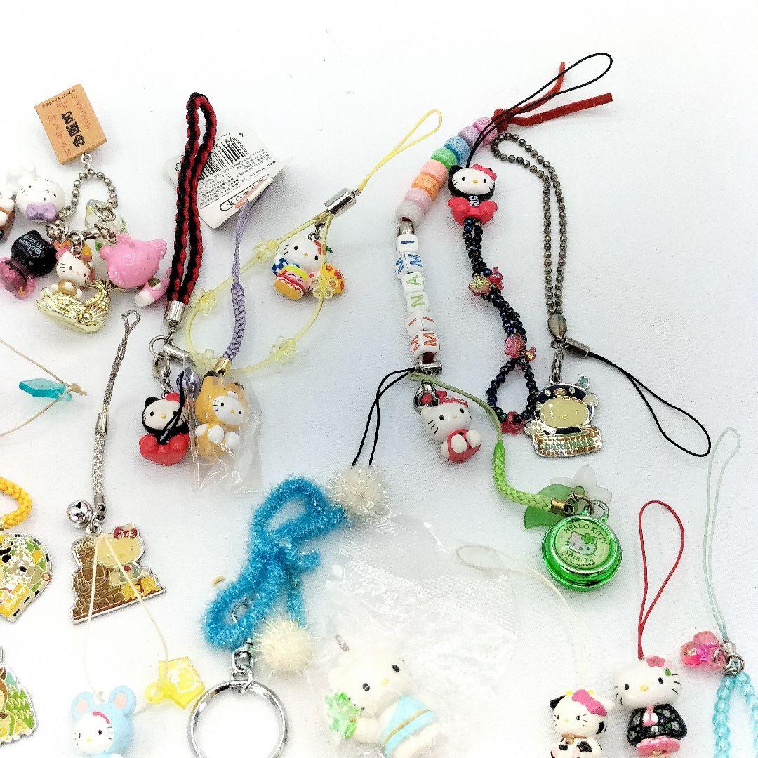 ご当地キティ ストラップ キーホルダー ピンバッジ 等 まとめ売り 大量