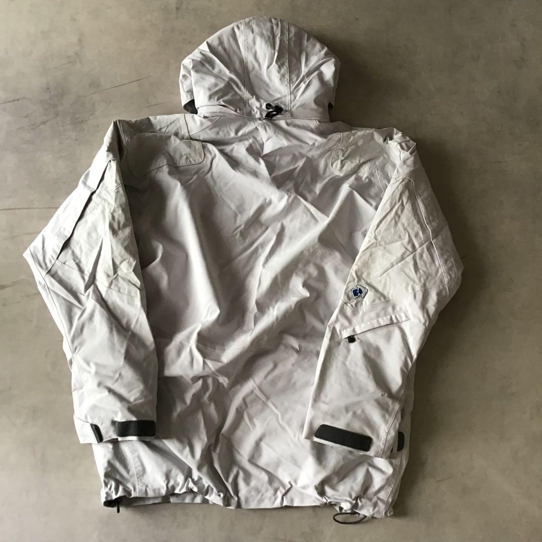 【新品・未使用】ゴールドウィン　スキーウェア　ジャケット　オフホワイト　L