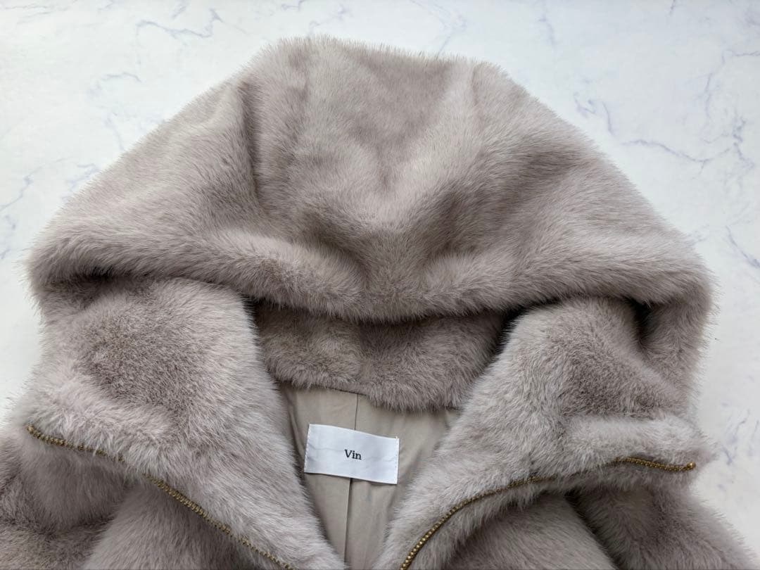 極美品 Vin エコファー フード付きケープコート グレージュ - メルカリ