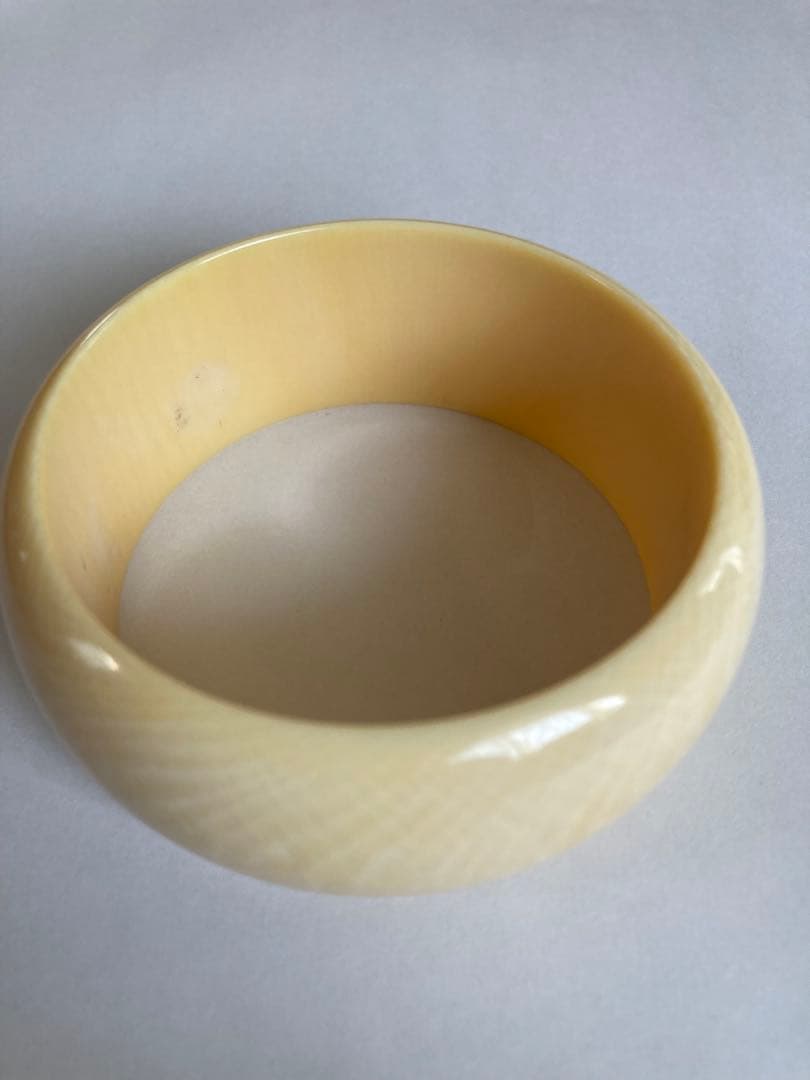 象牙色　バングル