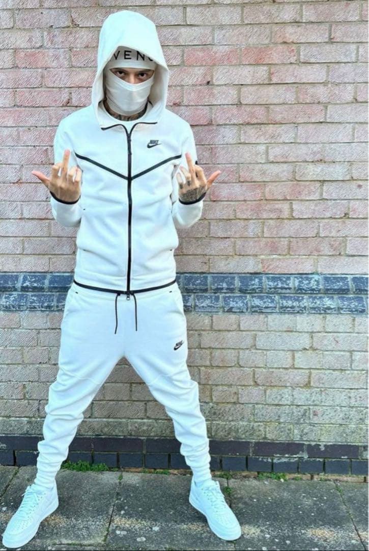 NIKEテックフリース ホワイト - メルカリ