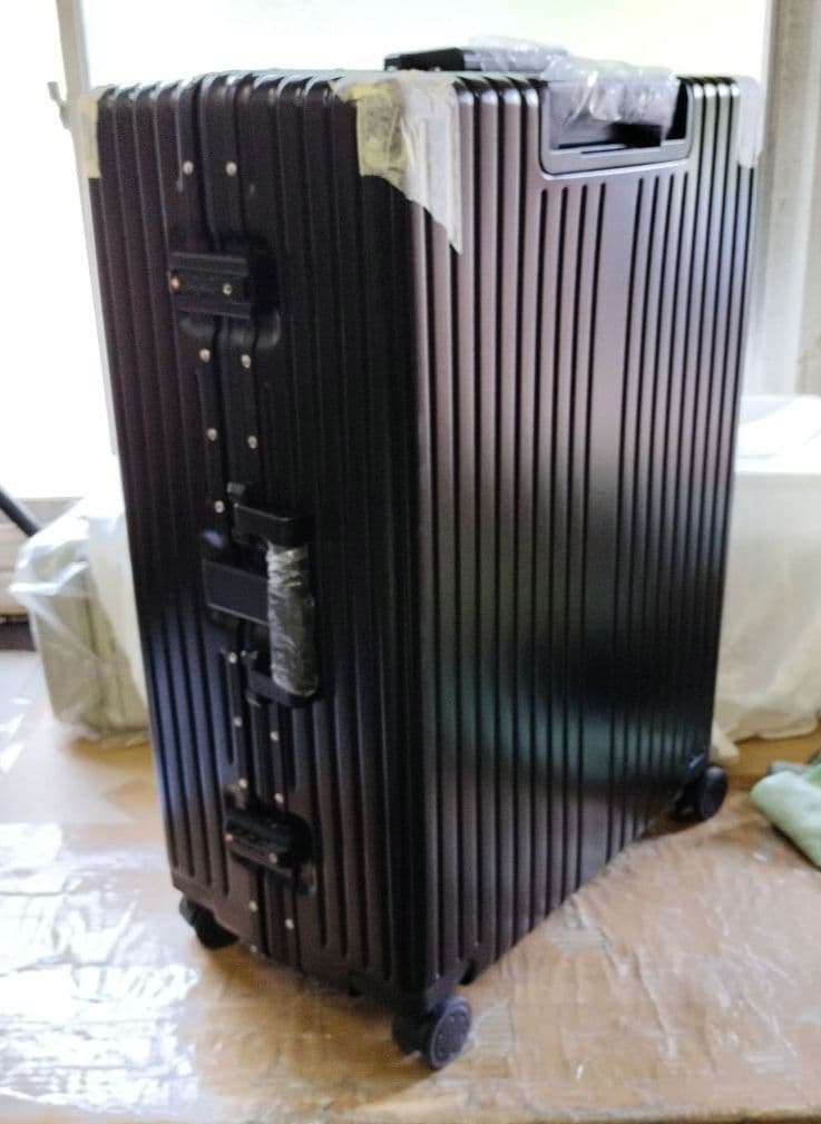 未使用 スーツケース XXLサイズ アルミフレーム キャリーケースTSAロック付