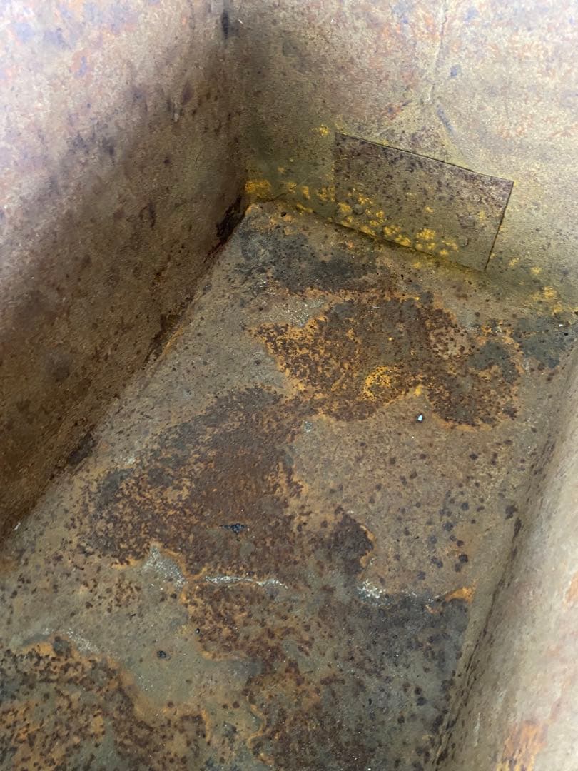 持手付鉄製ボックス　収納缶　古道具