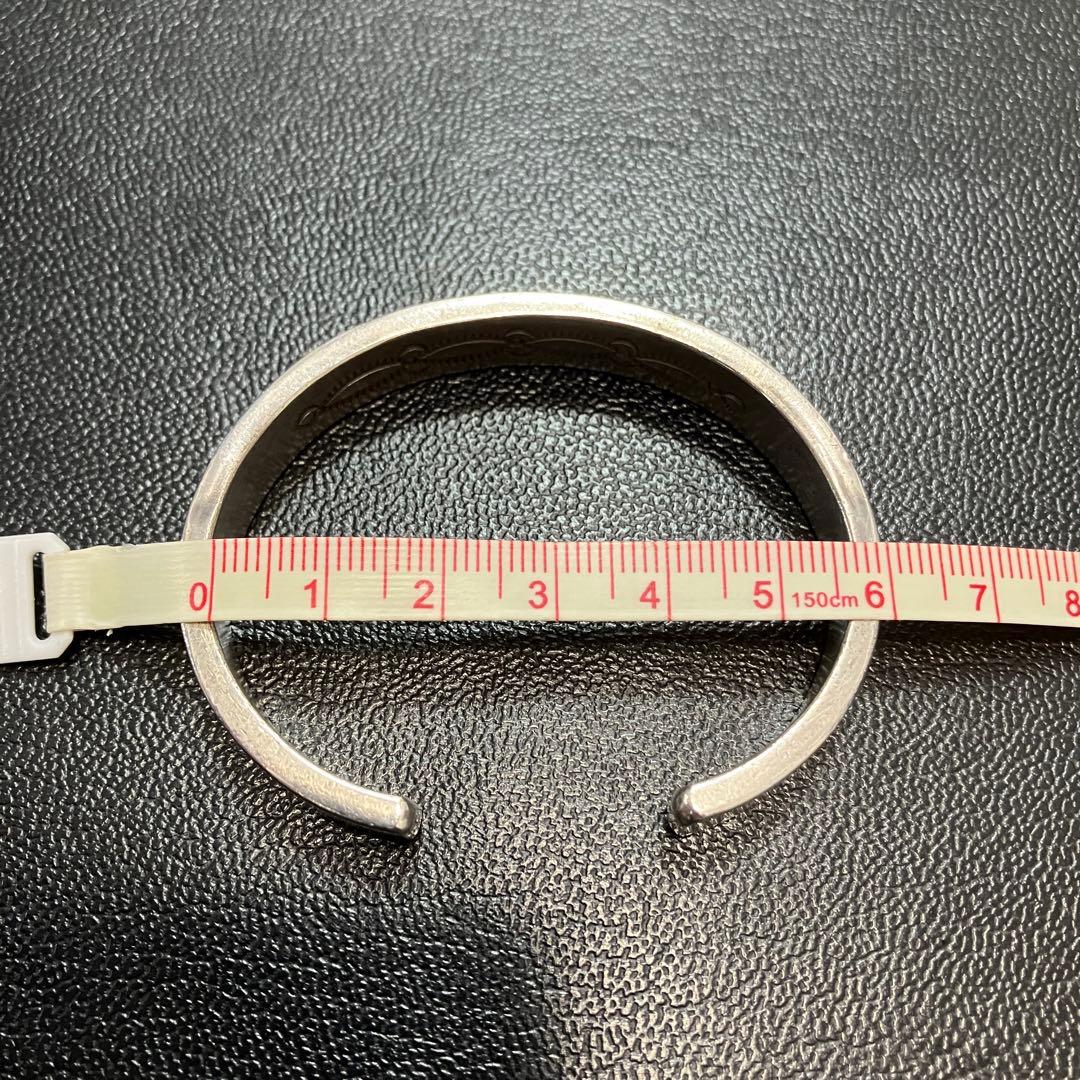 シルバーゴールドエンボスバングル