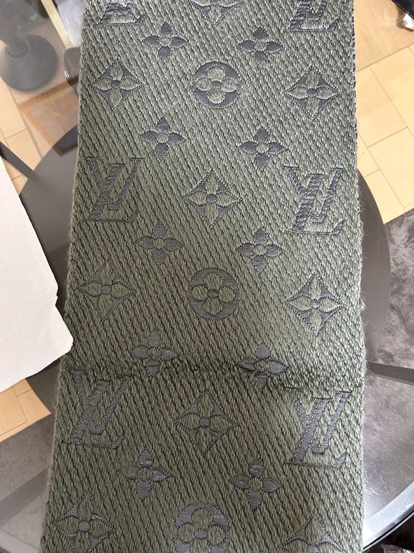 Louis Vuitton オリーブグリーン マフラー
