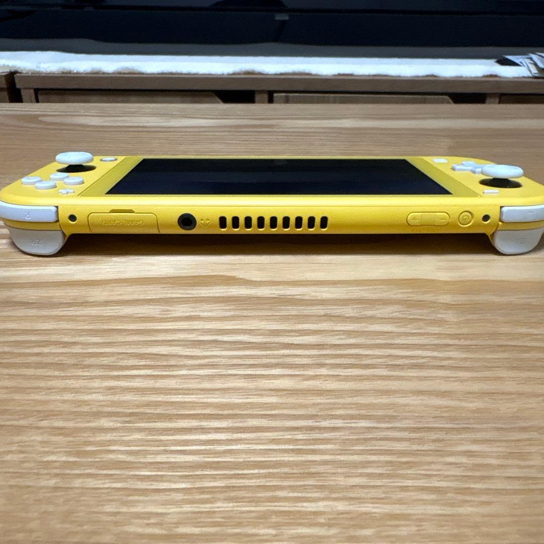 Nintendo Switch Lite ニンテンドー スイッチライト イエロー