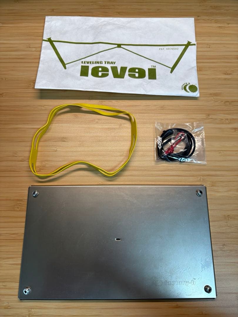 factory-b LEVEL チタンテーブル