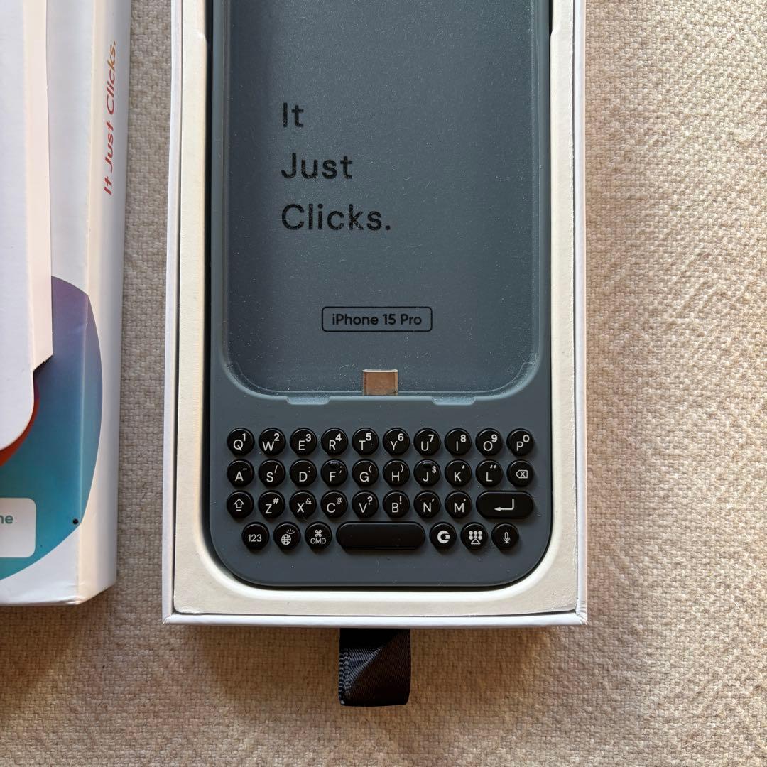 iPhoneアクセサリー Clicks Keyboard for iPhone 15 Pro
