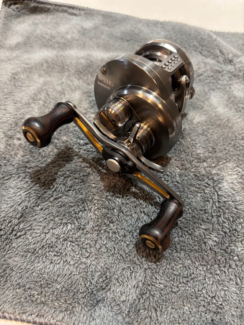 ブリモ　ハンドルノブ　縞黒壇　ブラス　キャップ