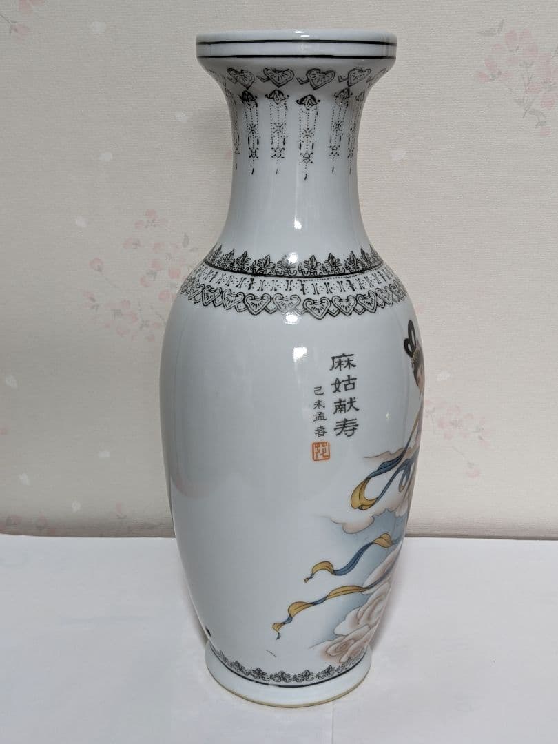 ♦中国景徳鎮窯 瓔珞文様 雲上 天女美人図 瓶 花瓶 置物飾り 骨董品