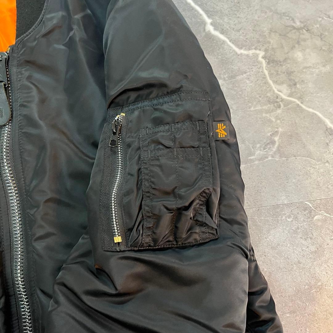 ALPHA INDUSTRIES フライトジャケット MA-1 ブラック　短丈