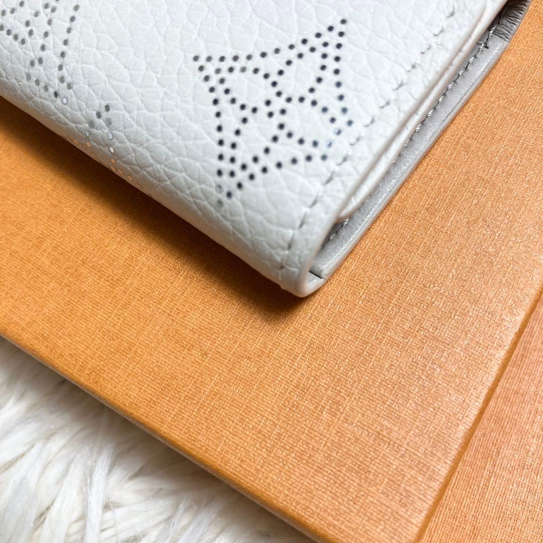 【未使用級】 ルイヴィトン＊ マヒナ4連キーケース モノグラム ICチップ