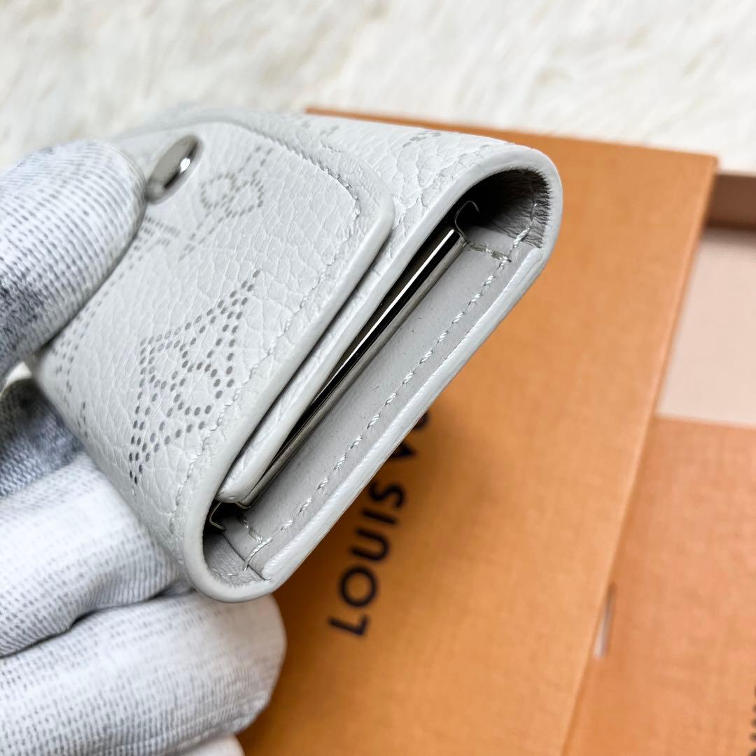 【未使用級】 ルイヴィトン＊ マヒナ4連キーケース モノグラム ICチップ