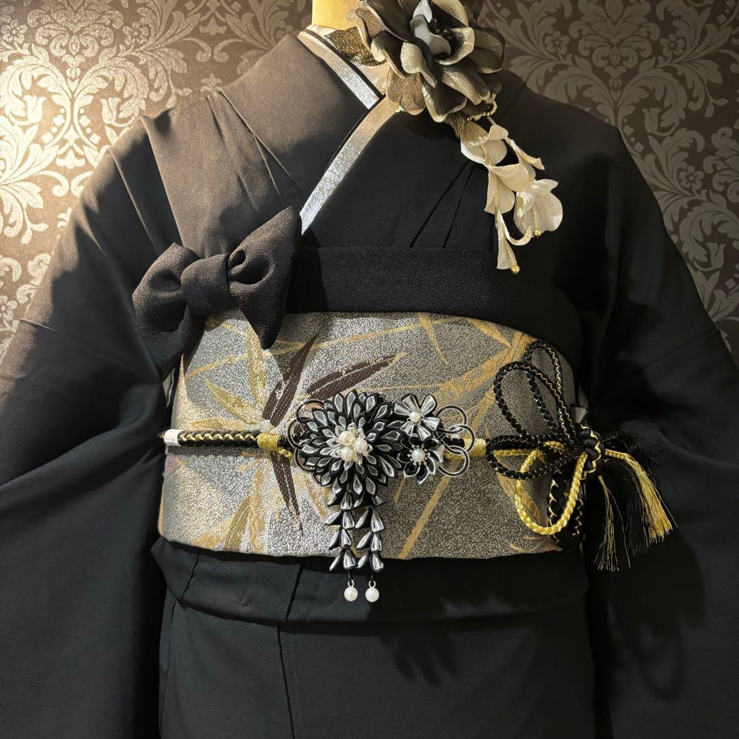 美品　黒地　大柄　金駒刺繍　金彩　逸品　振袖　フルセット 振り袖