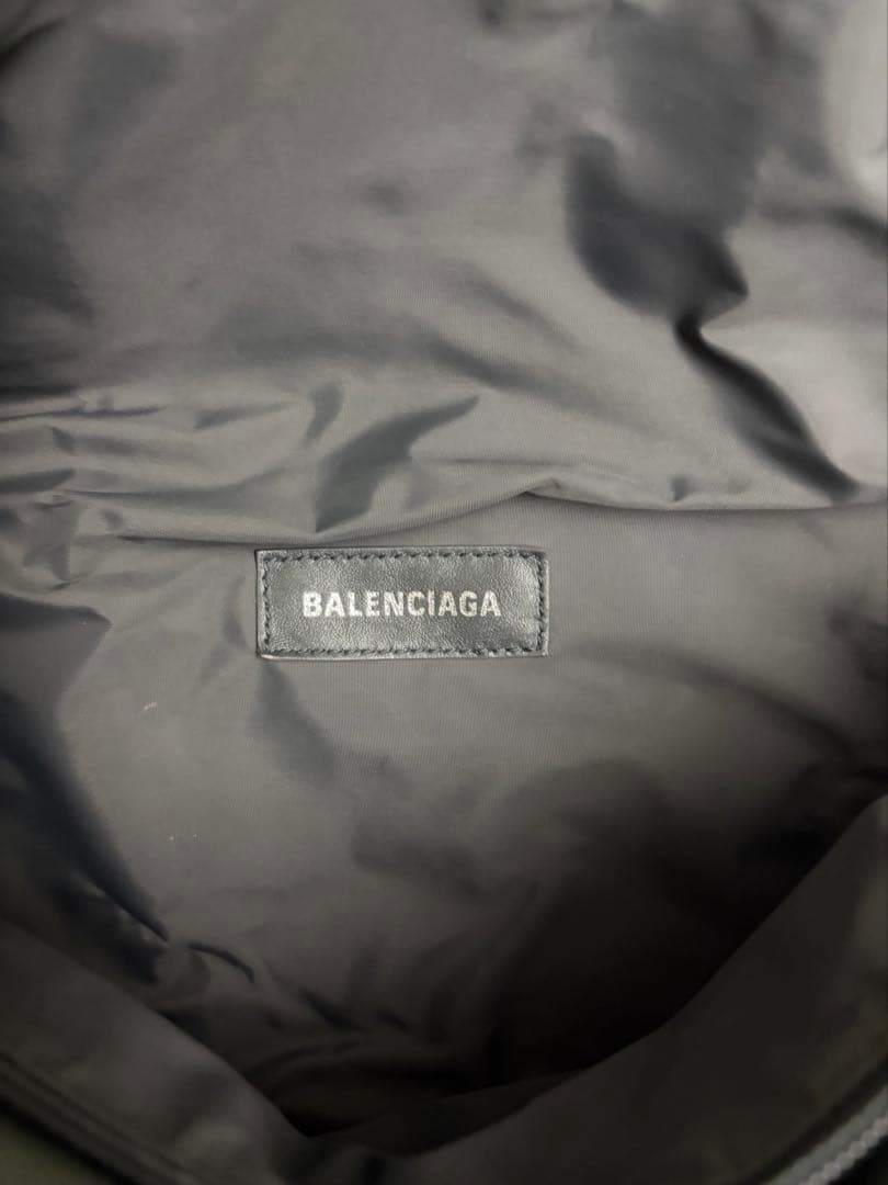【BALENCIAGA バレンシアガ】ボディバッグ／ウエストバッグ／クロスボディ