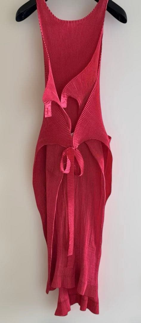 ISSEY. MIYAKEプリーツプリーツエプロン赤