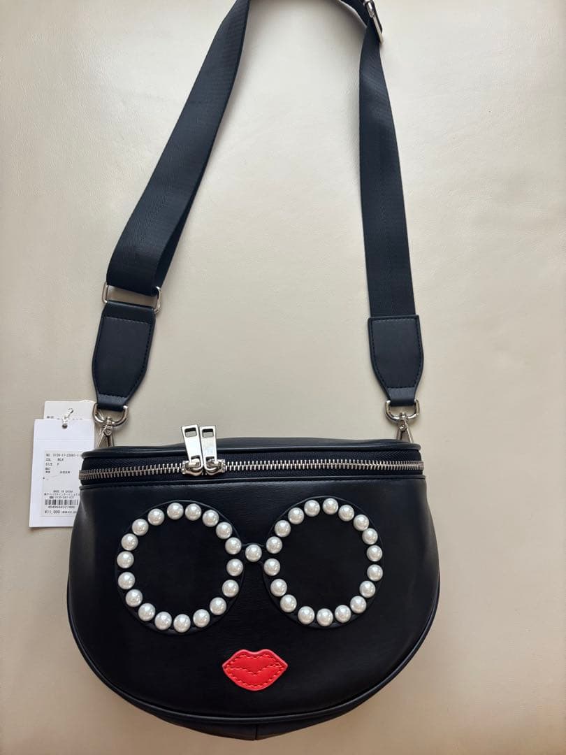 【タグ付き】新品　アジョリーショルダーバッグ ボディバッグ