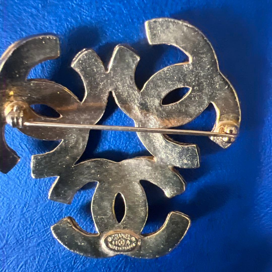 CHANEL ゴールドブローチ 3つのCロゴ