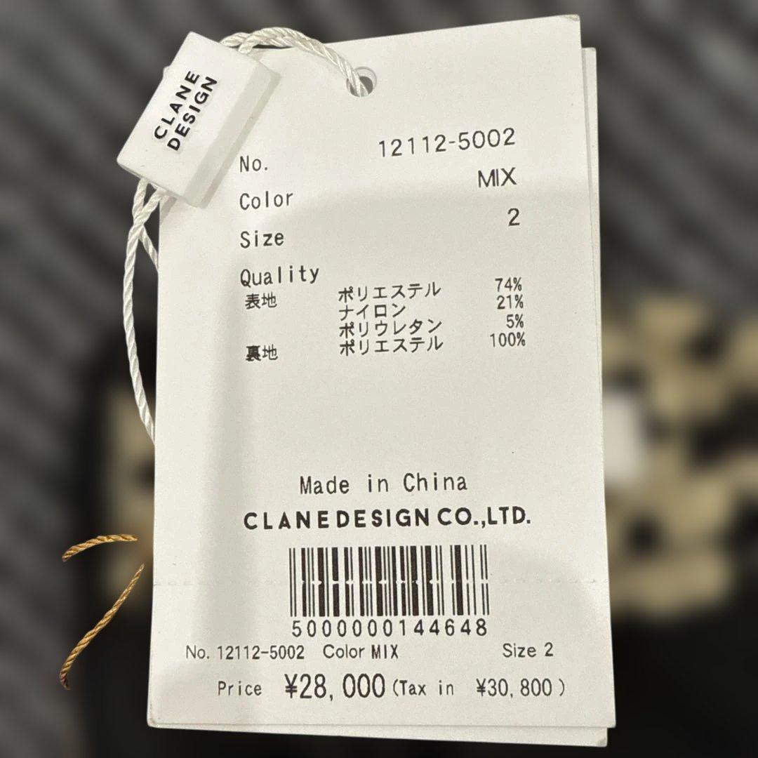 R00710 CLANE クラネ　花柄 長袖 ひざ丈ワンピース　アイボリー　黒色