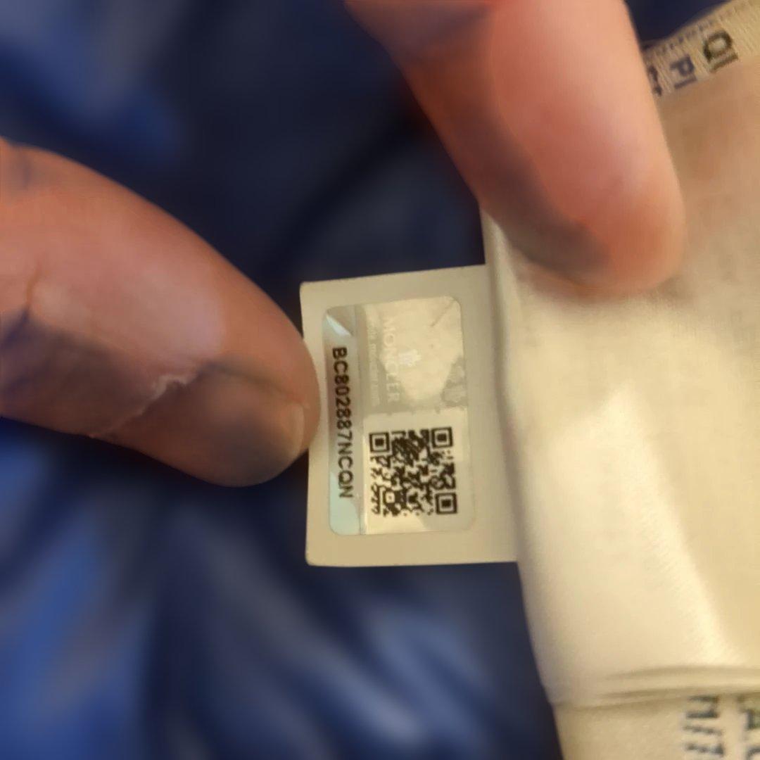 よ*。様 MONCLER ネイビー ダウンジャケット