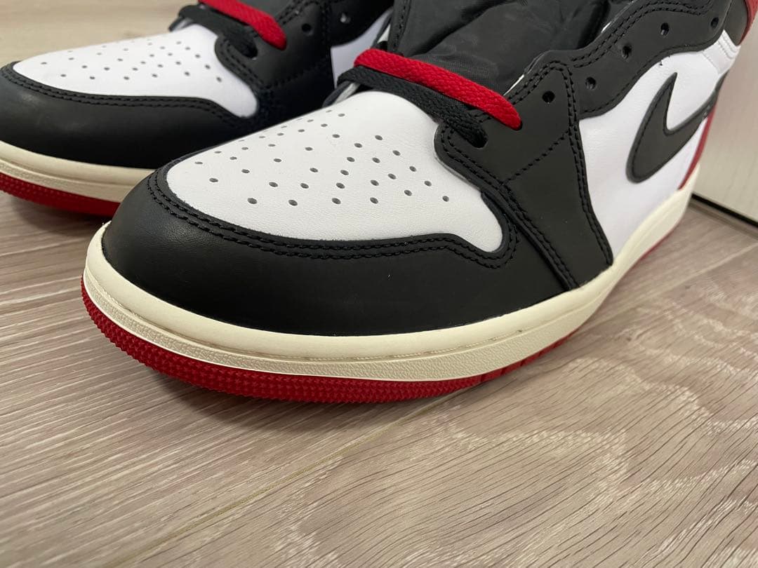 シューズ(男性用) Nike Air Jordan 1 Black Toe Reimagined