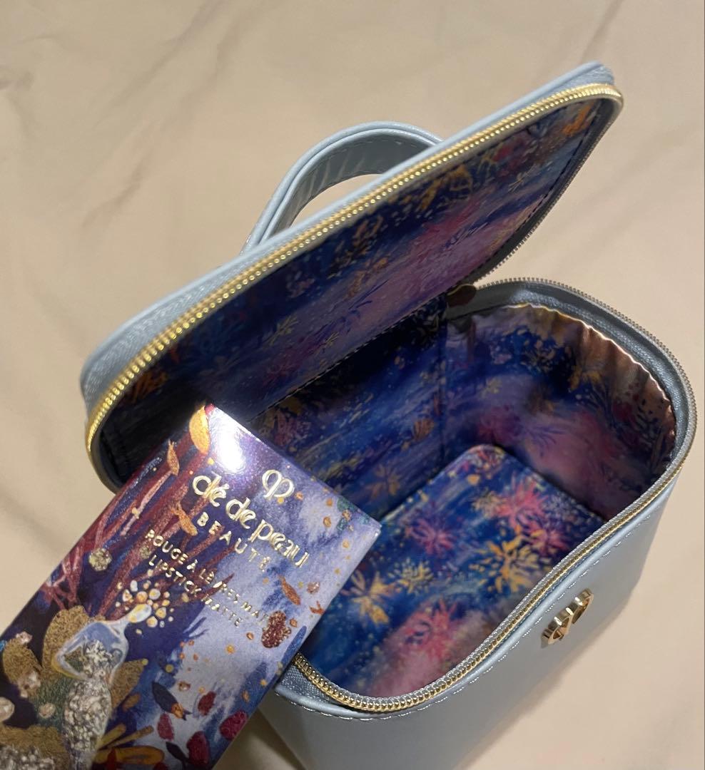 クレドポーボーテ　ホリデー限定　ポーチ　アイシャドウパレット　リップ