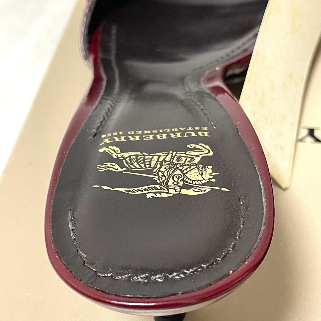 希少✨極美品バーバリー　ミュール　サンダル　36夏　ワインレッド　エナメル　金具