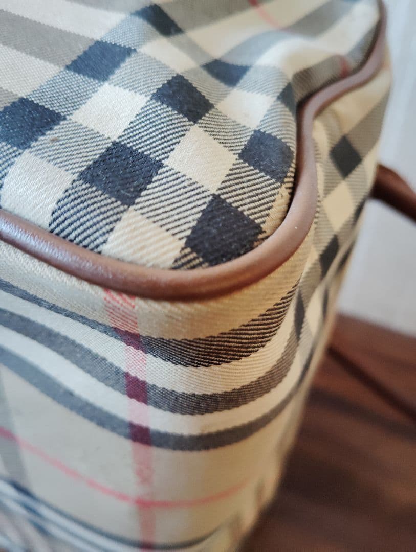 qhmirai　バーバリーズミニボストンバッグノバチェックシャードホース