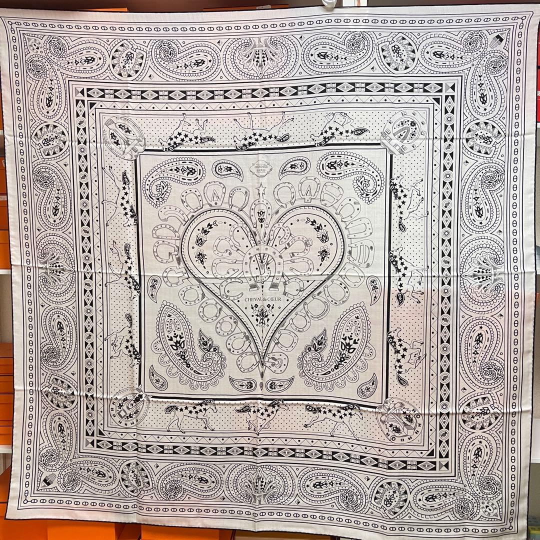 エルメス カレジェアン カシミヤシルク 《カレジェアン》【白黒】新品未使用品