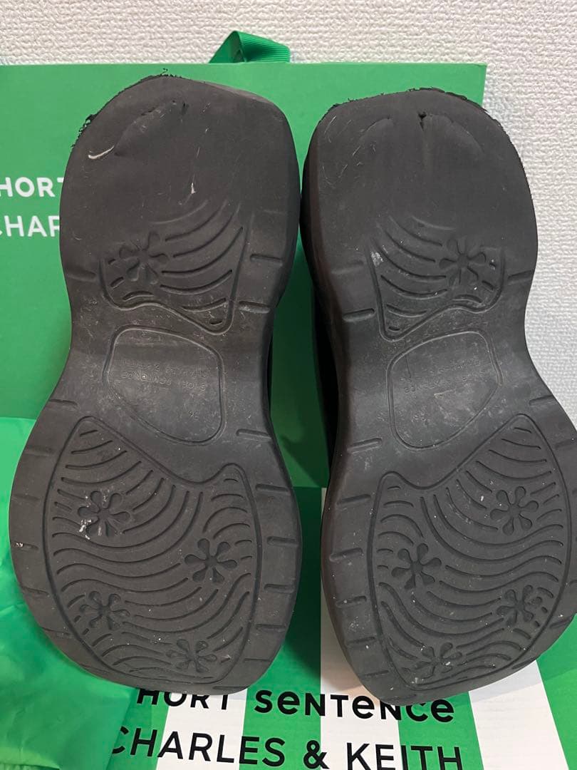 CHARLES & KEITH ブラック メリージェーンシューズ