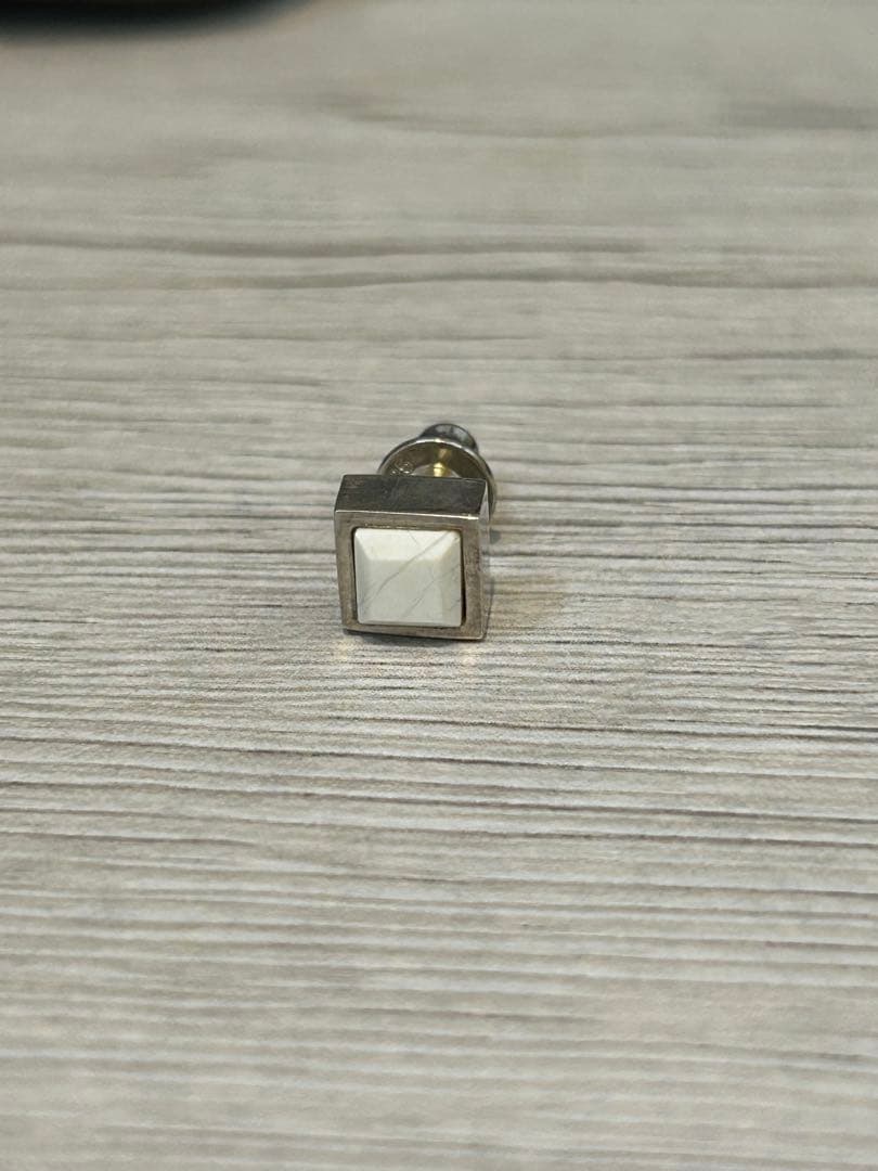 ガルニ　ピアス　ホワイトストーン　白