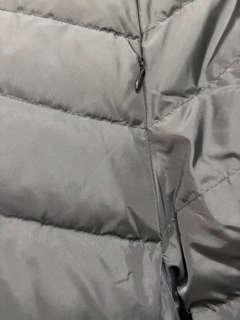 ダウンジャケット　ポンチョ　ケープ　新品未使用タグ付き　ブラック