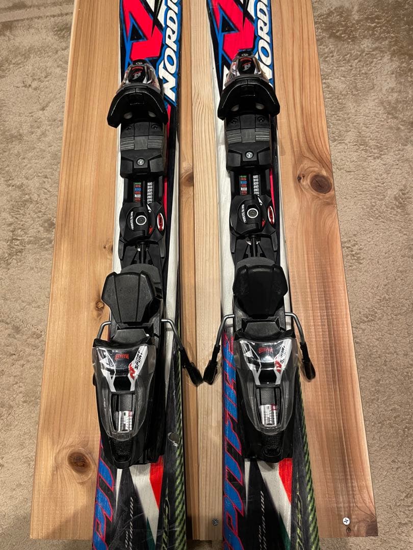 TC–SU 165 SR チロリア