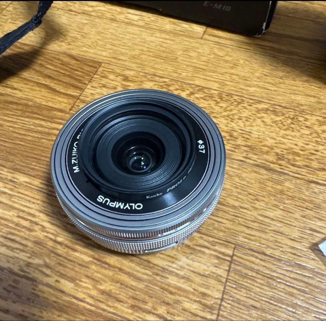 Olympus OM-D E-M10 ダブルズームキット