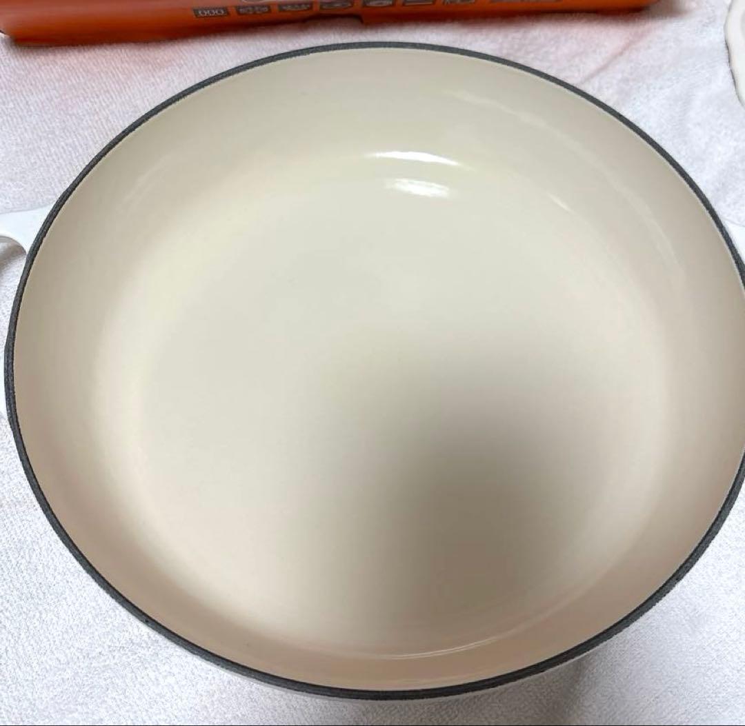 ♡LE CREUSETシグニチャー ビュッフェ・キャセロール ペタルレリーフ