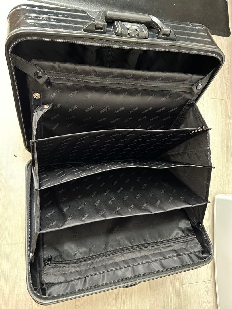 RIMOWA リモワ　機内持ち込み　2輪　TSAロック　黒