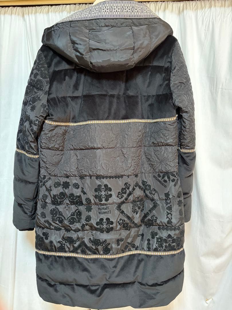 早い者勝ち！新品デシグアルかわいい中綿ダウンコート黒レア大きなサイズ42遊び心