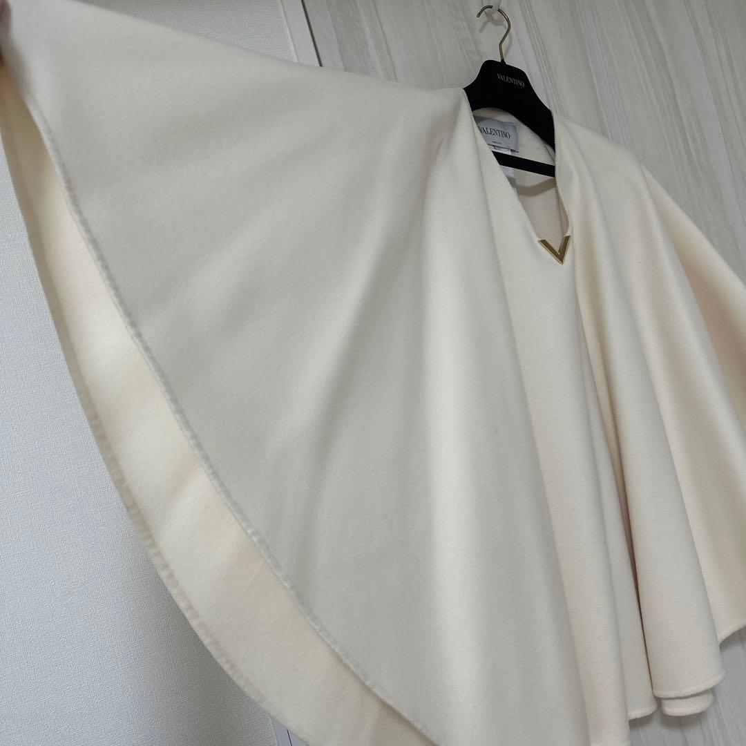 R*a様 VALENTINO アイボリー ケープ 多少のお値下げ交渉応