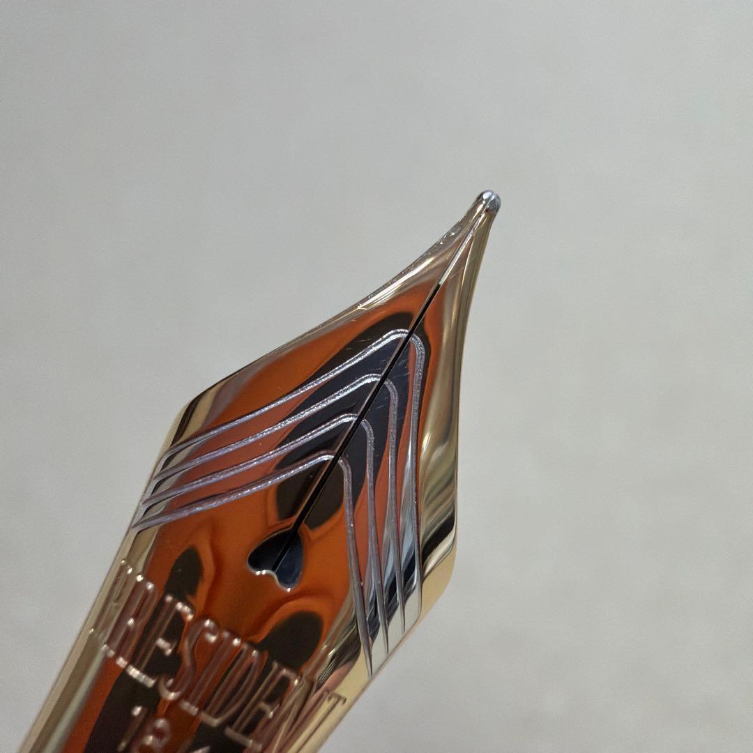 新品 プラチナ 万年筆 プレジデント 18k M PTB-25000PR