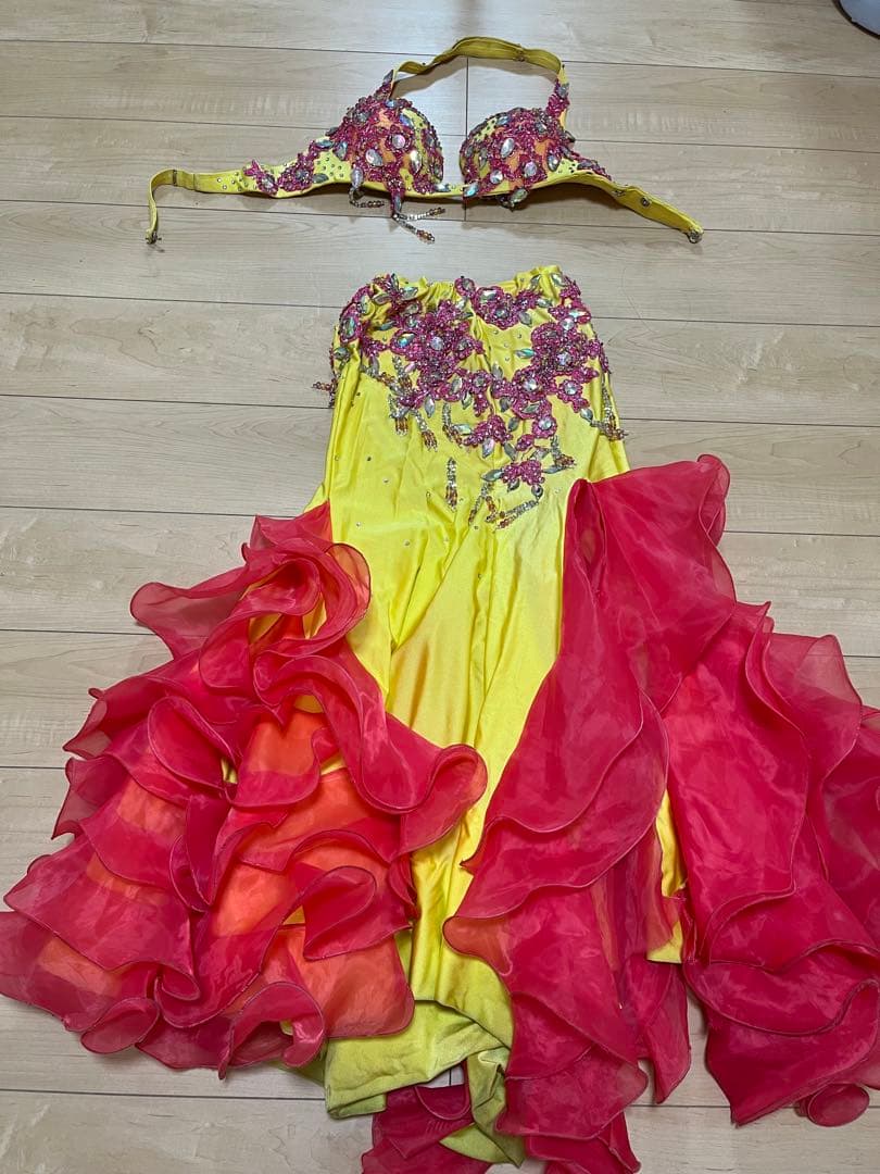 年末売り切り大セール‼️ ベリーダンス 衣装　 イエロー ピンク フリル