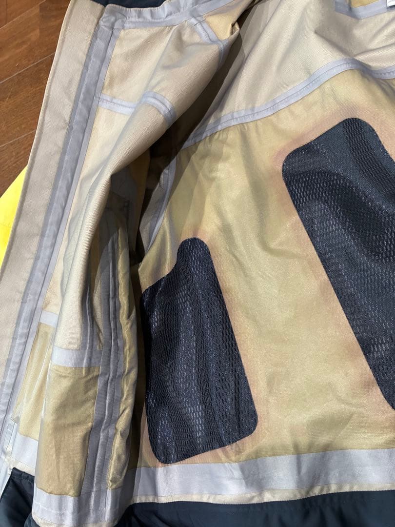 Burton AK （M）GORE-TEXスノーボードウェア