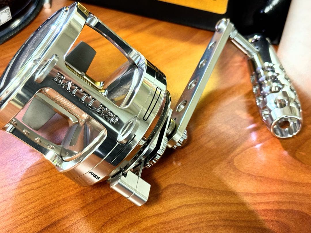 アリゲーター　バトル20 リール シルバー