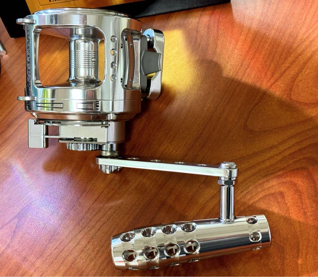 アリゲーター　バトル20 リール シルバー