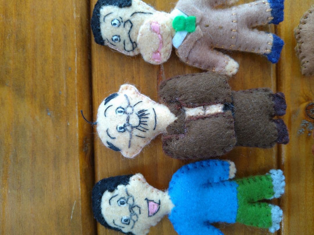 恐竜博士さま専用　フェルトマスコット9人