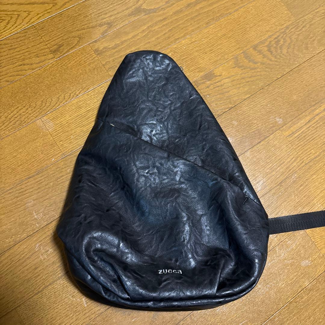 ユ*。様 ZUCCa / EMBOSSボディバッグ / 黒ブラック