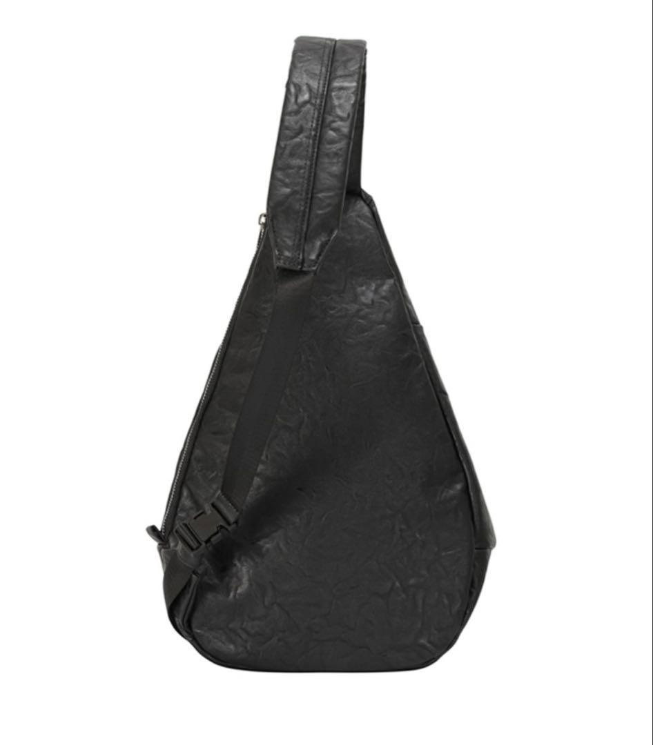 ユ*。様 ZUCCa / EMBOSSボディバッグ / 黒ブラック