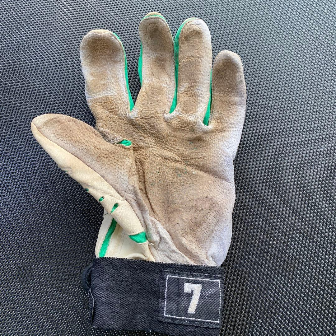 \"松井稼頭央さん本人使用\"バッティンググローブ