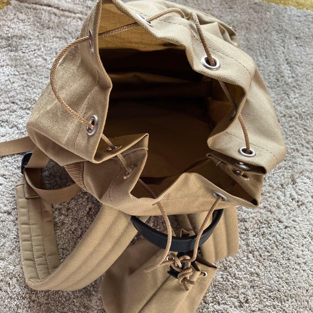 アエタ　リュックサック　ベージュ色　付属ポーチ1つ