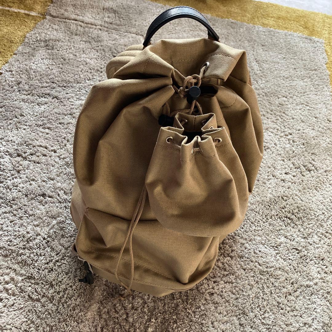 アエタ　リュックサック　ベージュ色　付属ポーチ1つ