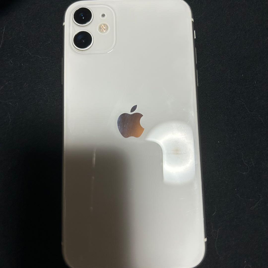 Apple iPhone 11 ホワイト 本体 傷、割れあり